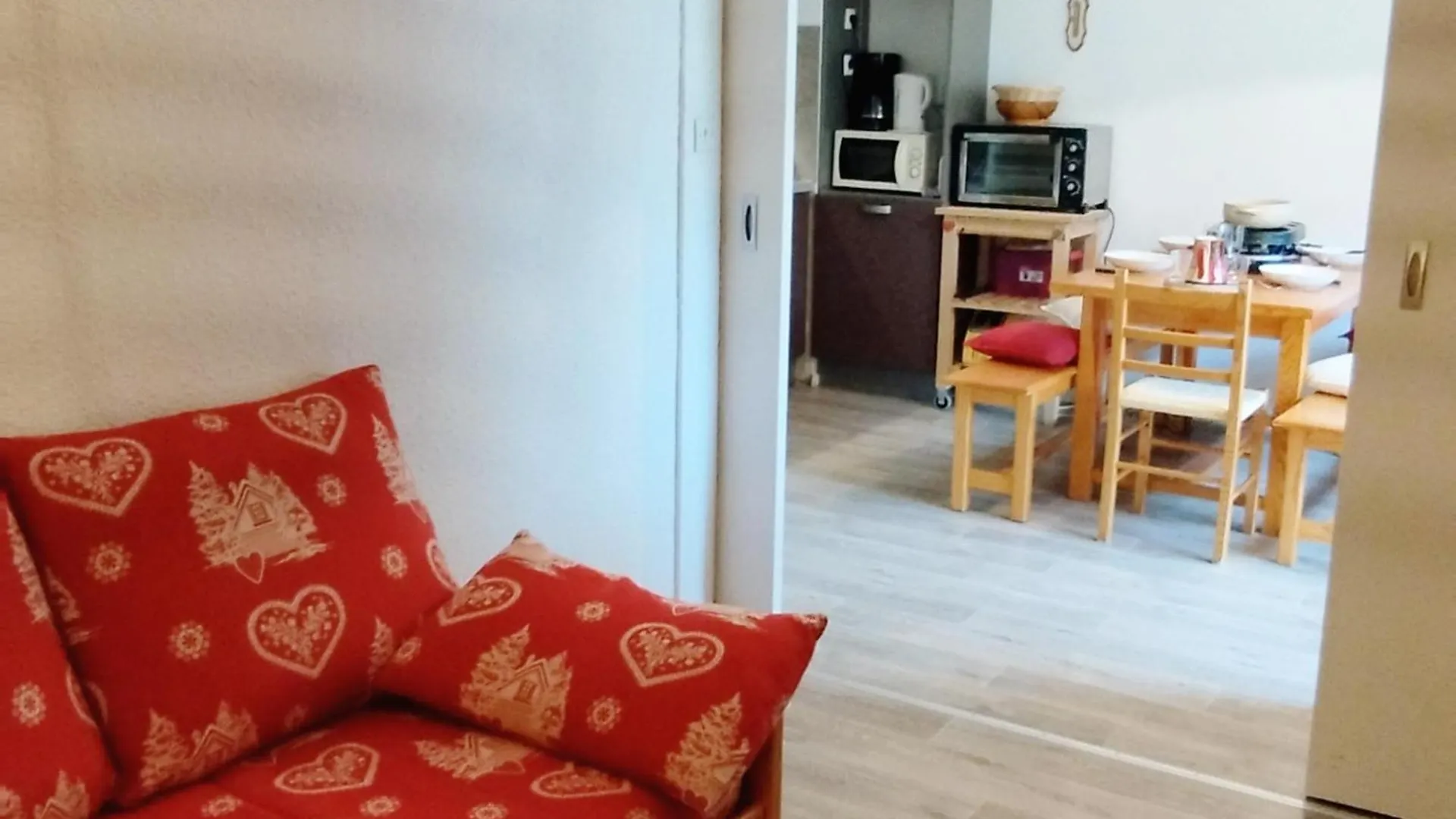 Charmant 2 Pieces Cabine, Au Pied Des Pistes De Prapoutel, Balcon Sud-Est, Ascenseur, 6 Pers - Fr-1-771-55 Les Adrets